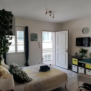 Charles De Gaulle - Vieux Port Apartamento